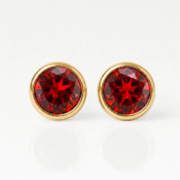 gold-birthstone-ruby-rgb Nina Birthstone Ruby Altın Kaplama 316L Çelik Kulak Delme Küpesi