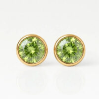 gold_birthstone_peridot Nina Birthstone Peridot Altın Kaplama 316L Çelik Kulak Delme Küpesi