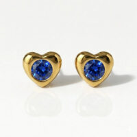 gold-heartlite-sapphire.jpg Nina Heartlite Sapphire Altın Kaplama 316L Çelik Kulak Delme Küpesi