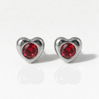 white-heartlite-ruby.jpg Nina Heartlite Ruby Cerrahi Çelik 316L Çelik Kulak Delme Küpesi