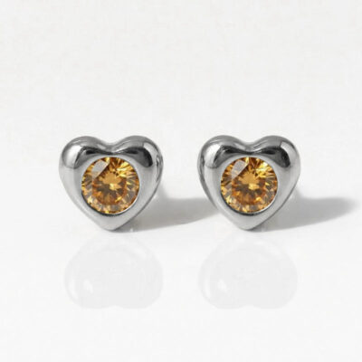 white-heartlite-topaz.jpg Nina Heartlite Topaz Cerrahi Çelik 316L Çelik Kulak Delme Küpesi