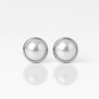 white-pearl-pearl-rgb_3f62219b-8027-4447-aed5-0dcf94f1af11-1.jpg Nina Pearl White Cerrahi Çelik 316L Çelik Kulak Delme Küpesi