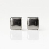 white-shape-square-1.jpg Nina Shape Square Cerrahi Çelik 316L Çelik Kulak Delme Küpesi